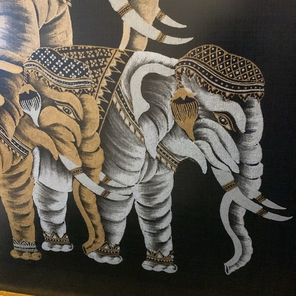 VTG MCM Oriental style hand painted ornate elephants on black silk framed art - Picture 10 of 10